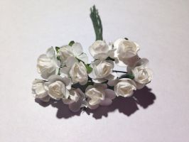 W02601 Бутоны роз 15 мм/ Белые, 12 шт - бумажные цветы